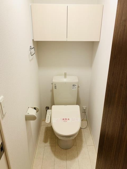 トイレ　温水洗浄便座