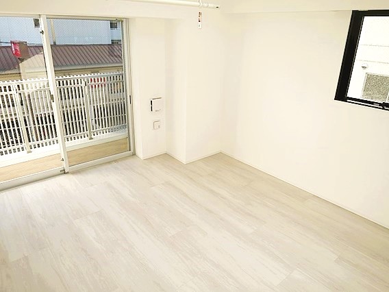 都営新宿線 西大島駅 徒歩3分 9階建 築8年の居間写真