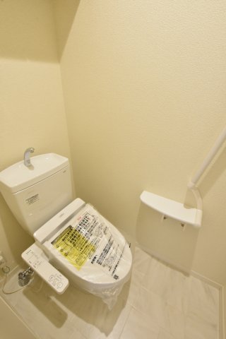 トイレ　画像は別号室。ご参考にどうぞ