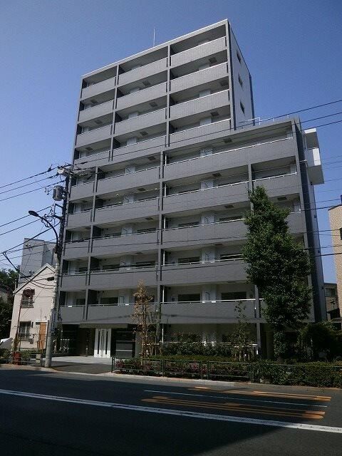 建物外観　不審者やセールスなどの侵入を防げるオートロック付！