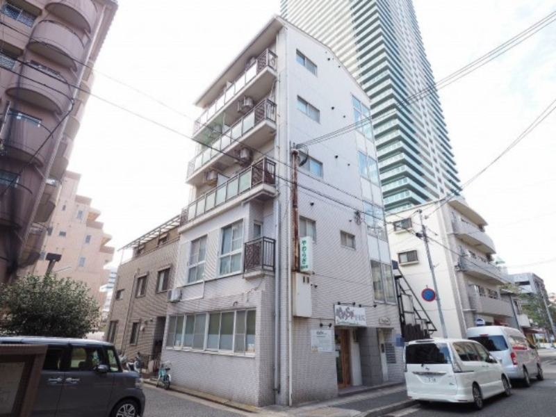 建物外観　マンションタイプですね。