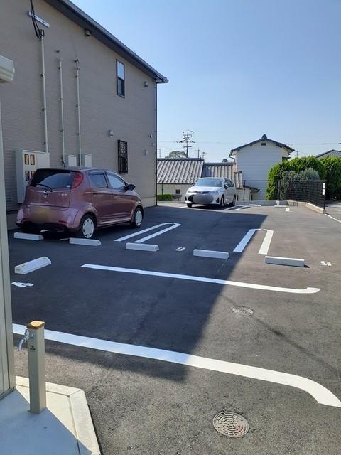 駐車場　駐車スペースもあります☆