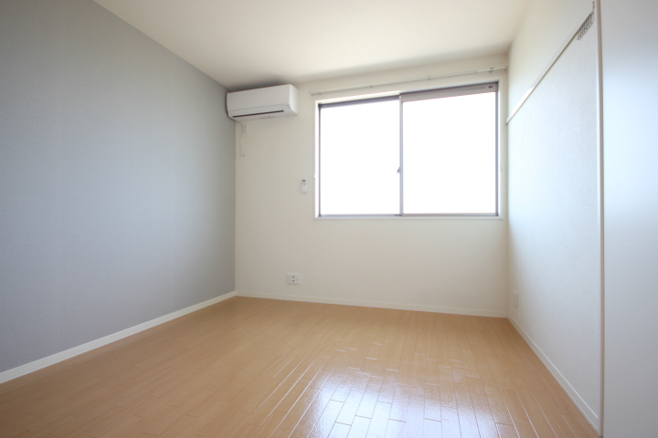 その他部屋・スペース　北側洋室５，５帖です！　エアコン付きです。