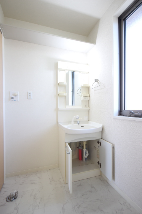 洗面設備　洗髪洗面化粧台＆洗濯機置場です！