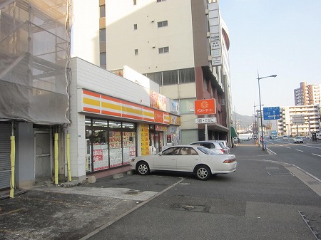 コンビニ　ベストマート浅野町店（コンビニ）まで359m