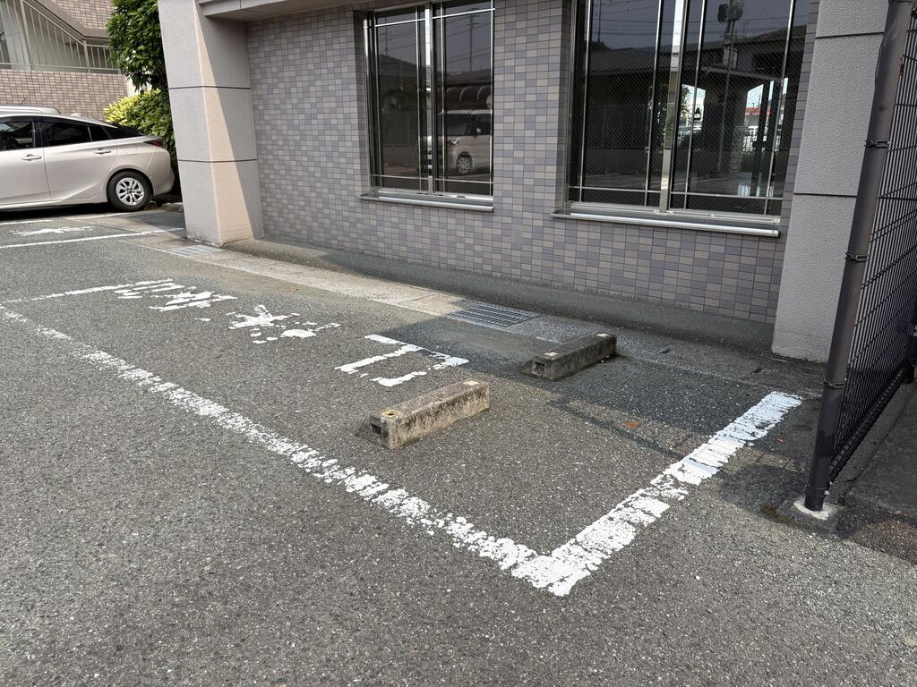 駐車場　来客用駐車場有