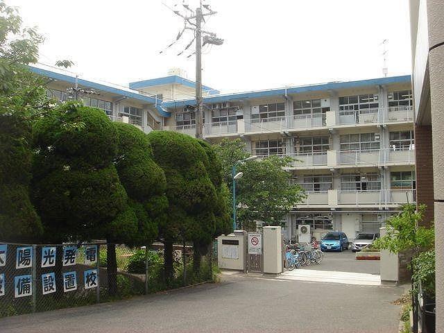 霧ヶ丘芙陽グランドマンションの小学校