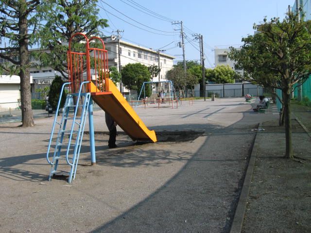 【浜野ハイツの公園】