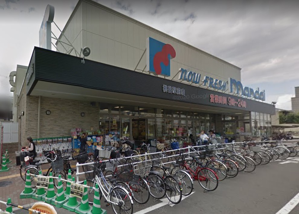 スーパー　万代桃谷駅前店（スーパー）まで701m