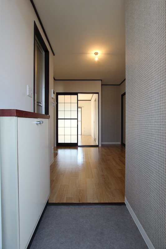 玄関　玄関には下駄箱完備★