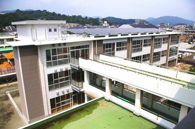中学校　岡山市立岡北中学校（中学校）まで858m