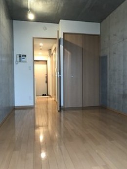 東急田園都市線 池尻大橋駅 徒歩5分 3階建 築22年の居間写真