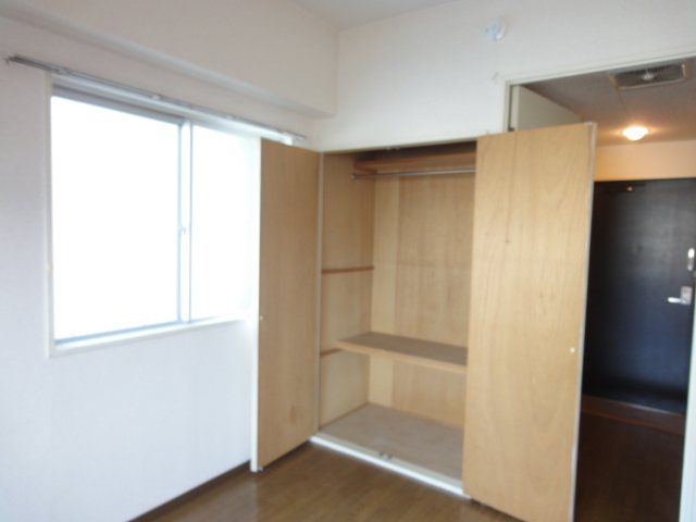 居室・リビング　別号室写真