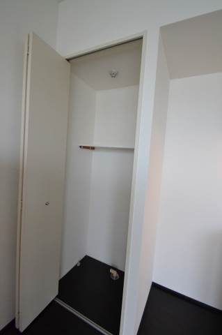 収納　クロゼットの他に可動式収納あり