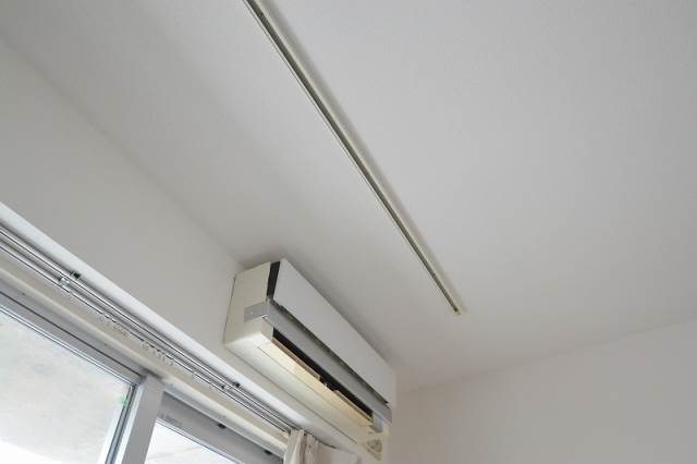 その他設備　エアコン完備＆スポット用ライティングレール