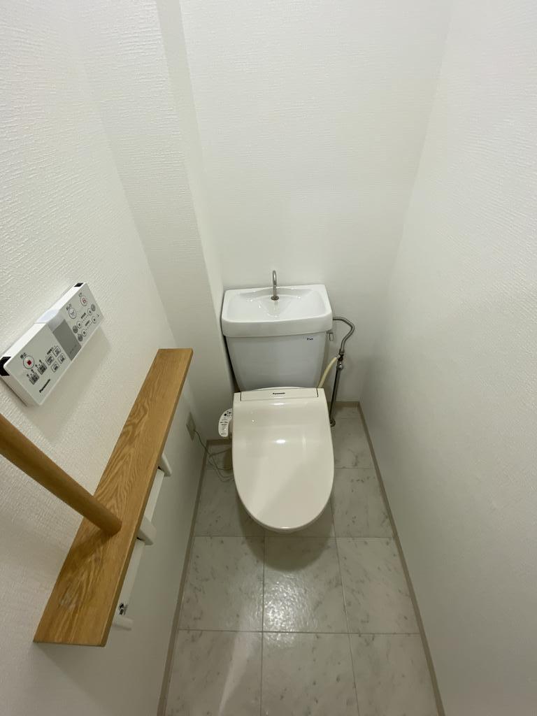 【大阪市東淀川区下新庄のマンションのトイレ】
