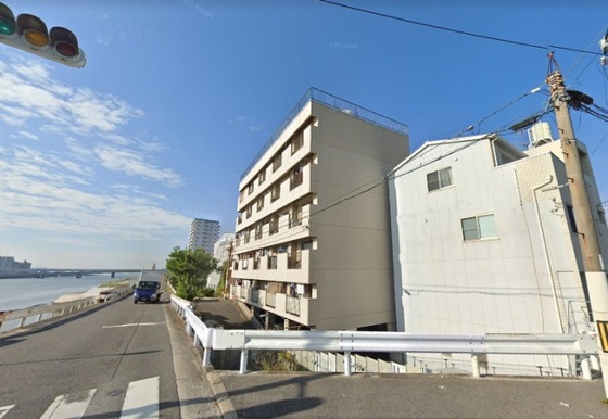 広島市西区観音新町のマンションの建物外観