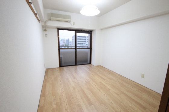 居室・リビング　※別部屋の写真です