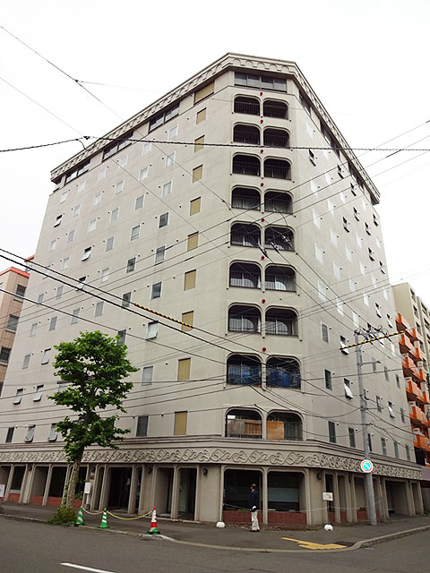 シャンボール札幌の建物外観