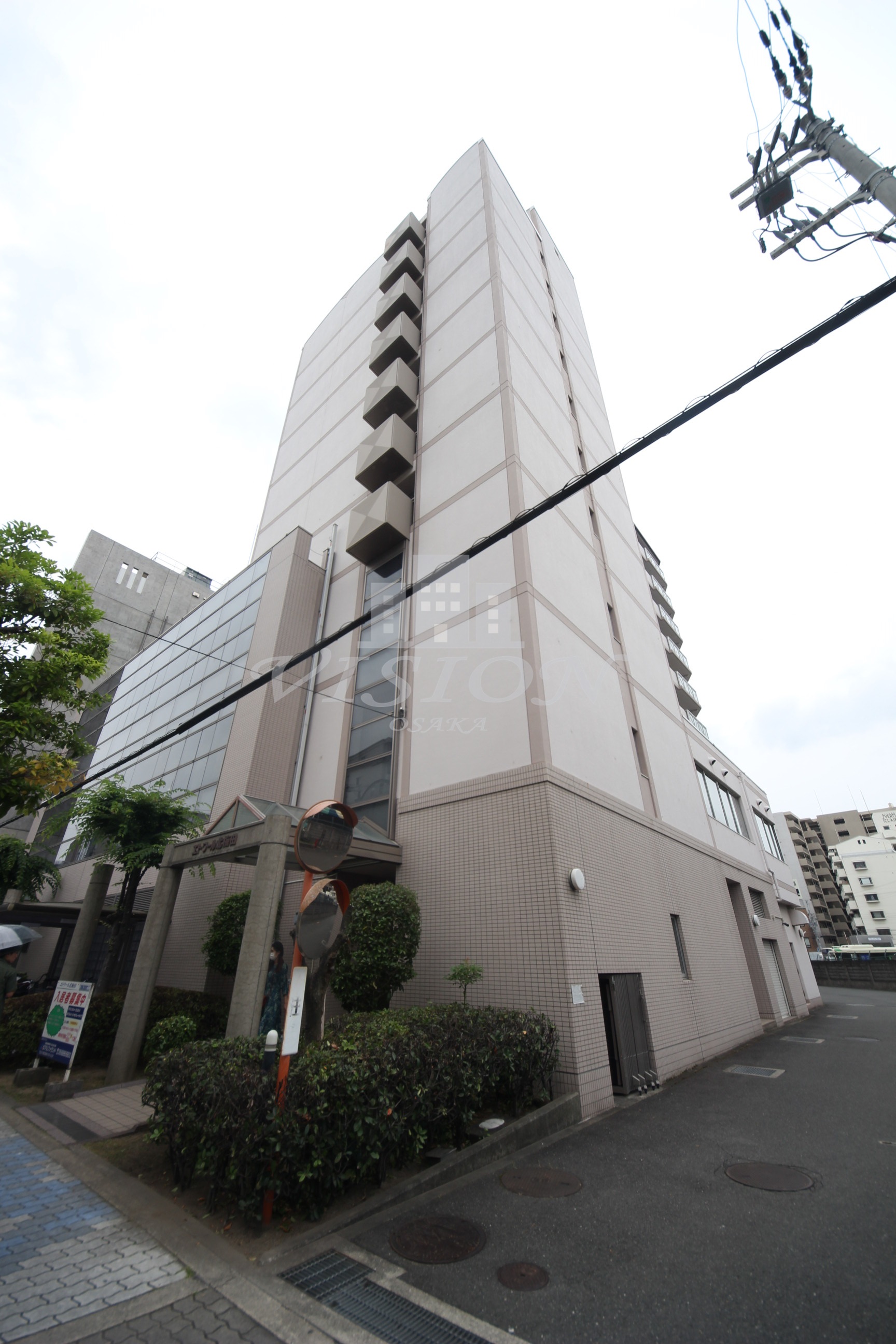 大阪市北区中津のマンションの建物外観