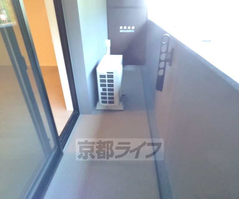 【京都市上京区梅屋町のマンションのバルコニー】