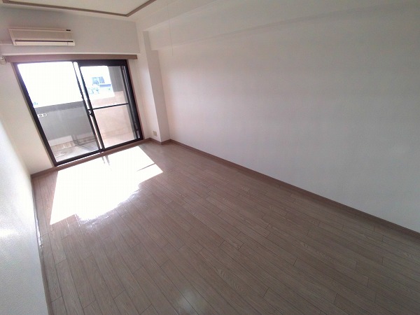 居室・リビング　※写真は同タイプの別部屋です（以下同）※