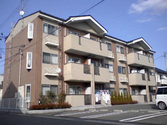 福島市宮代のマンションの建物外観