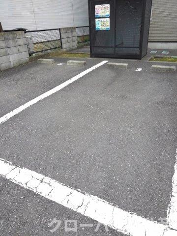 【坂出市元町のアパートの駐車場】