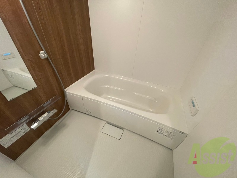 バス・シャワールーム　お風呂になります。一日の疲れを癒してくださいね。