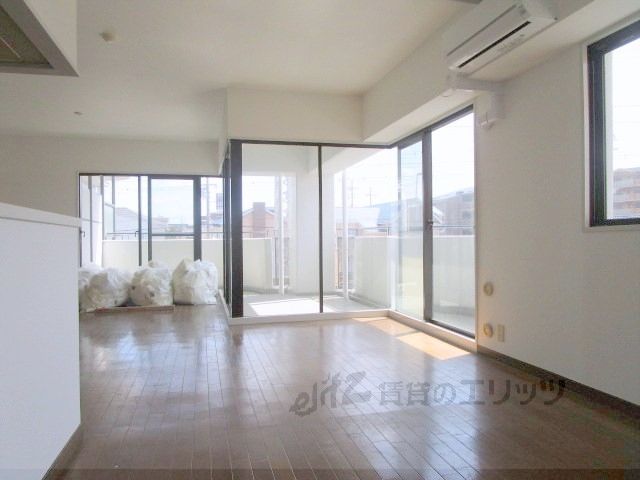 居室・リビング　リビング