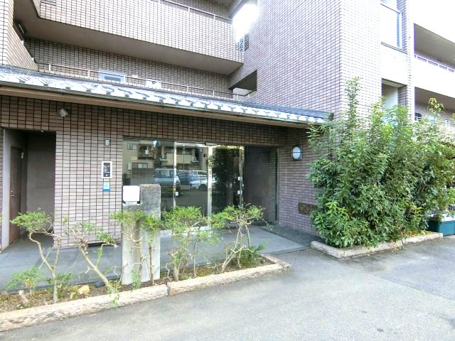 エントランス　清潔なエントランスです