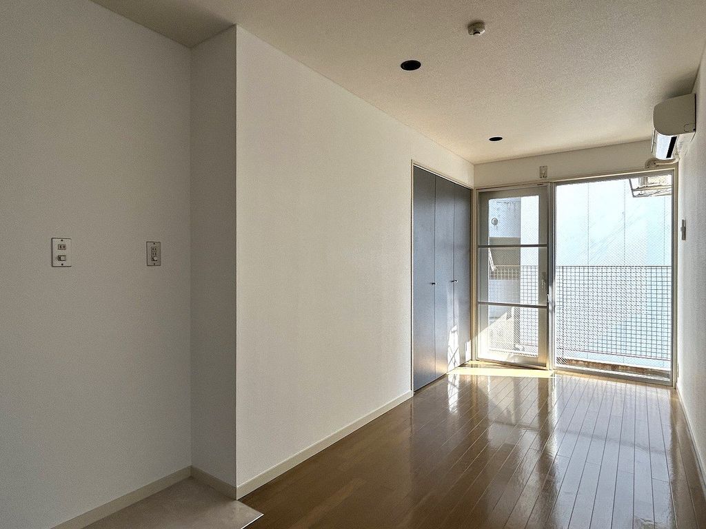 居室・リビング　洋間