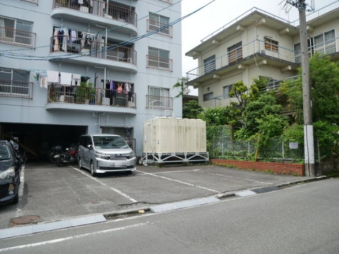 【コーポ宮ヶ崎の駐車場】