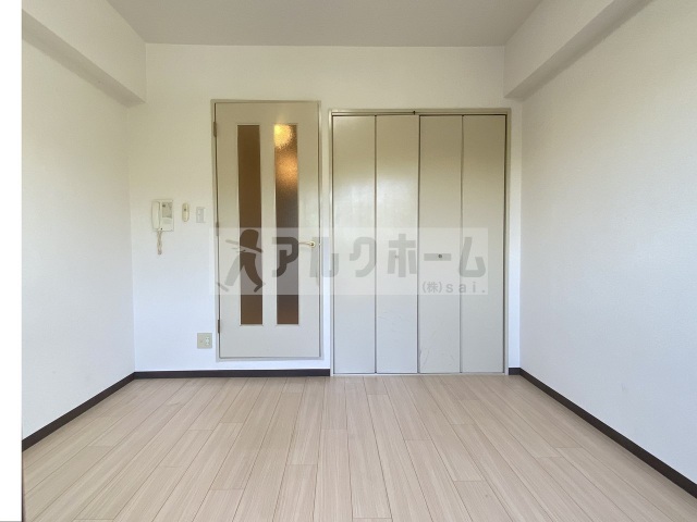 トレイズIIIの居間写真