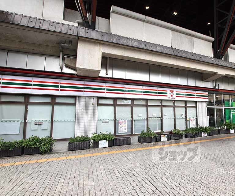 コンビニ　セブンイレブンハートインJR二条駅東口店（コンビニ）まで500m