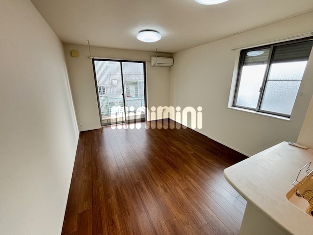 居室・リビング　玄関です