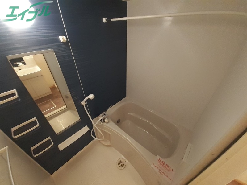 バス・シャワールーム　同型反転参考写真