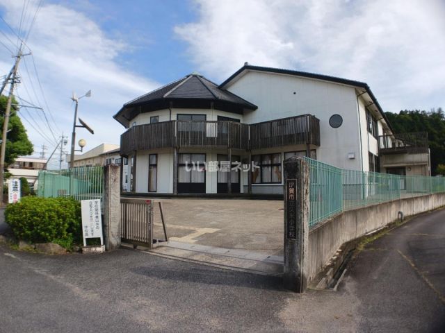 小学校　伊賀市立久米小学校（小学校）まで721m