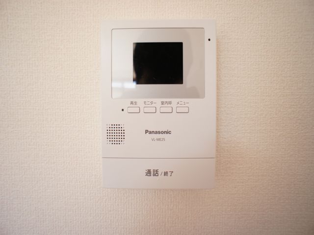 セキュリティ　訪問者の確認ができるTVドアホン付きです♪