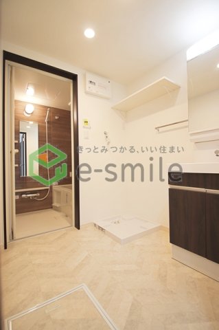 洗面設備　スペースが確保できる洗面所です