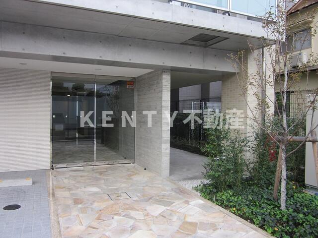 エントランス　清潔なエントランスです