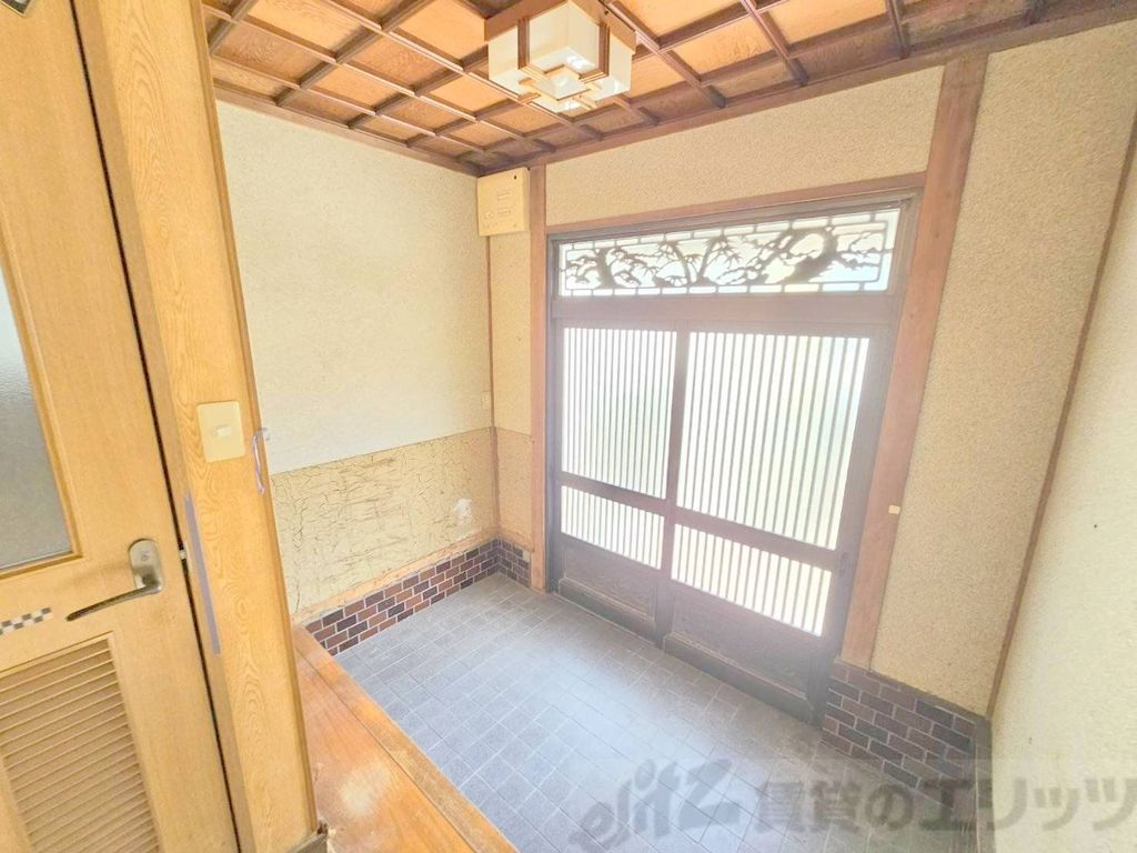 玄関　バルコニー