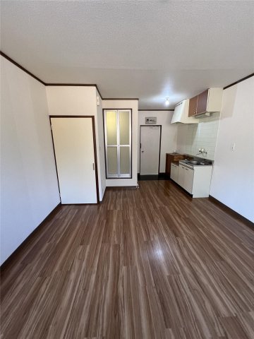 居室・リビング　こちらのリビングで趣味の時間をお楽しみください