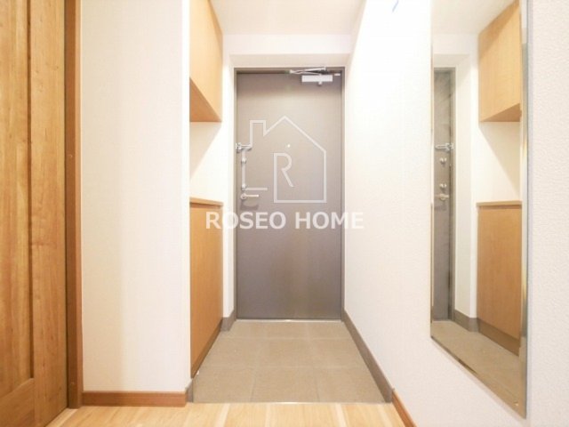 玄関　同マンション別部屋：参考写真