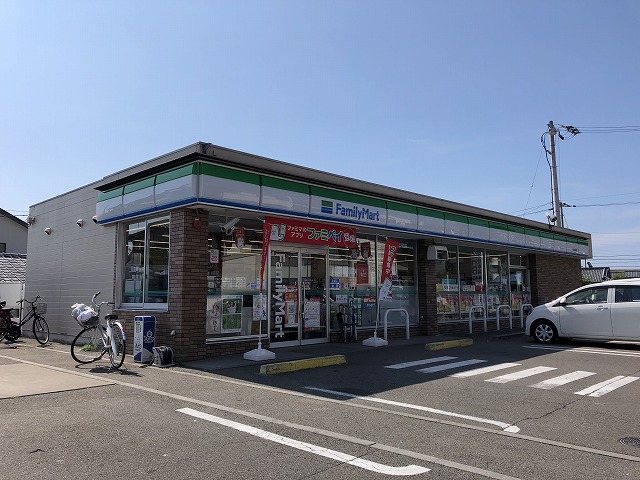 コンビニ　ファミリーマート 松山内宮店（コンビニ）まで627m