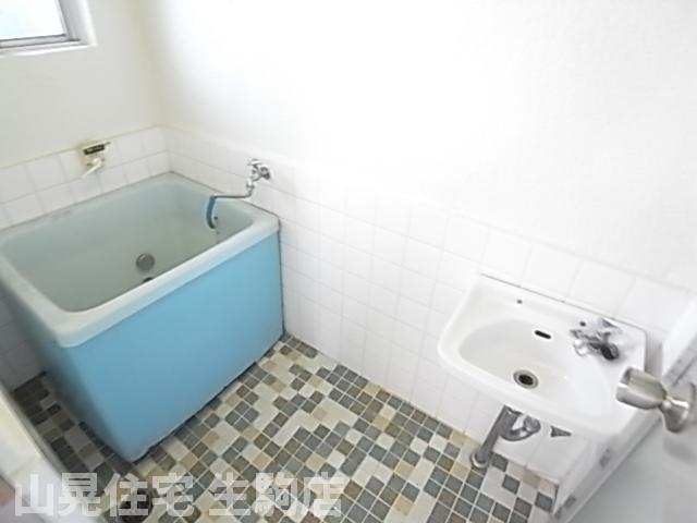 バス・シャワールーム　ゆったり過ごせるお風呂です