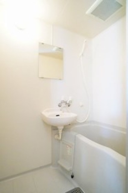 洗面設備　参考写真（同建物別部屋のものです）