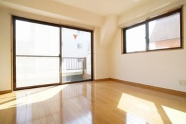 居室・リビング　参考写真（同建物別部屋のものです）