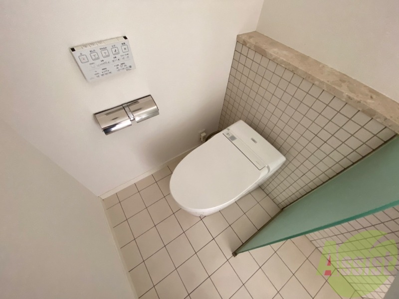 トイレ　ウォシュレット機能がついたトイレ。安心して使用できますね。