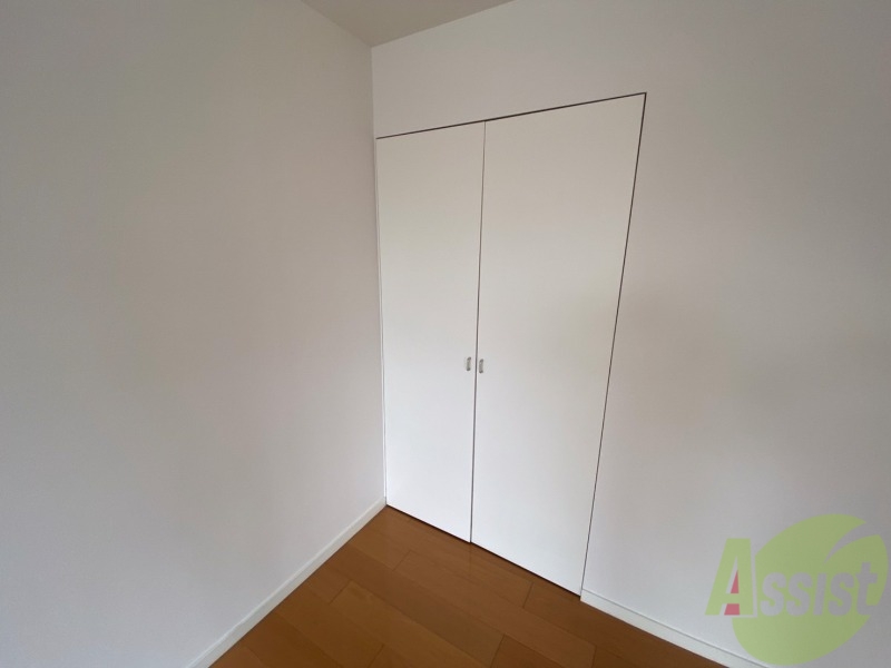 収納　寝室の収納です。部屋がすっきり片付きます。